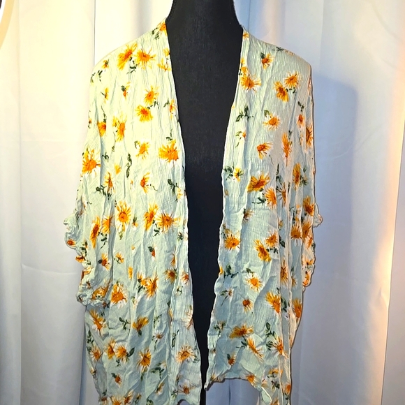 Maurices kimono - Picture 1 of 4